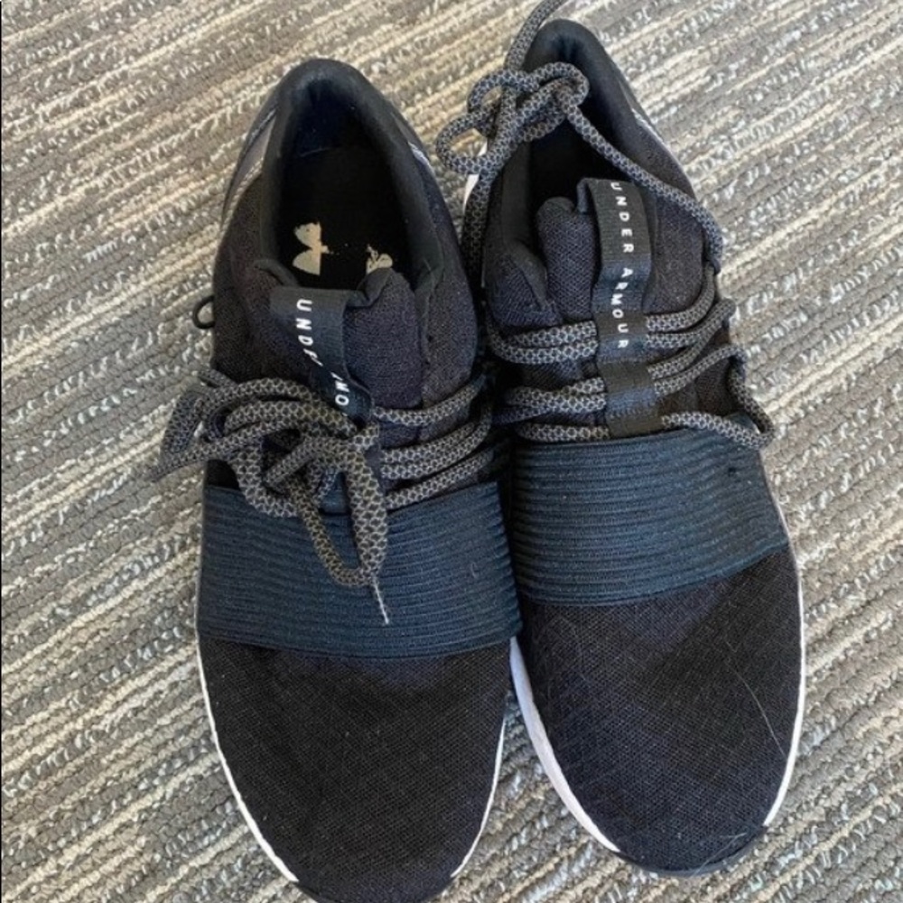 Under Armor Black Tennis Shoes